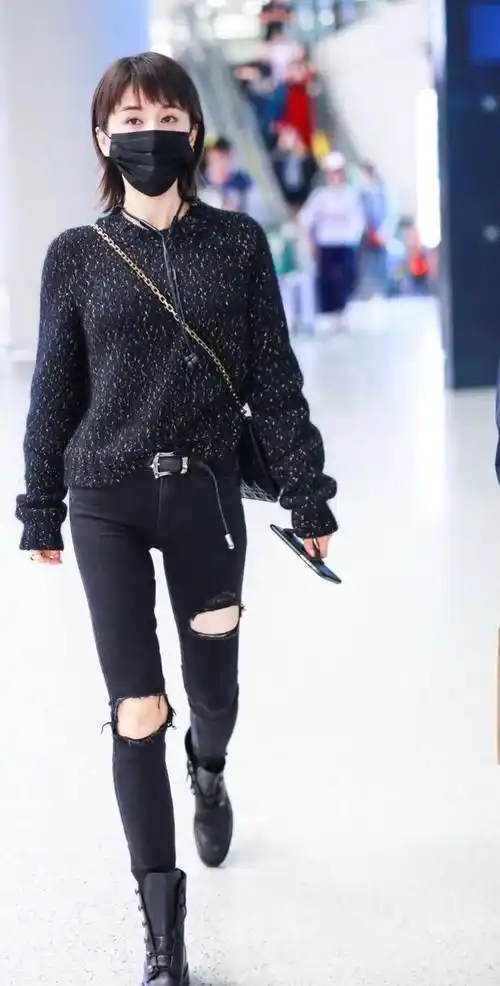 王子文气场太强穿白色皮衣配牛仔裤真洋气小个子快学