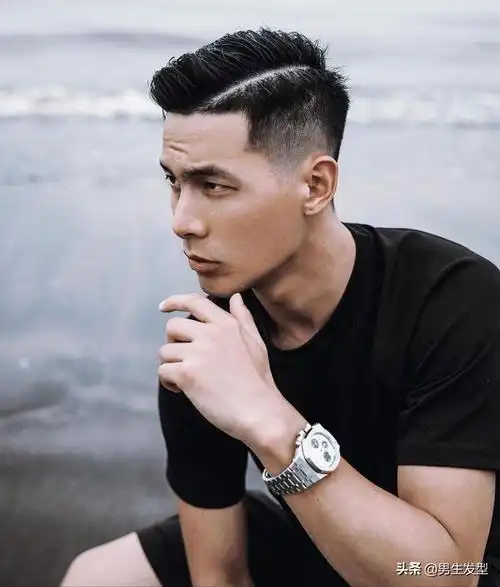 男生"锅盖头"发型过时了!这3款发型超帅气,年轻小哥哥都适合