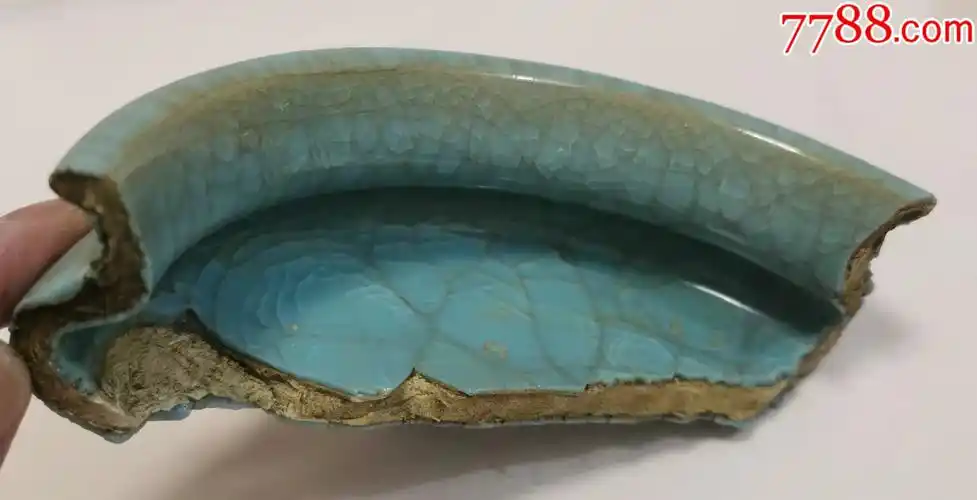 北宋官窑天青釉三足香炉瓷片h