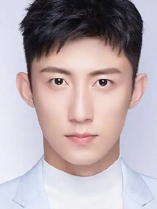 都说"证件照"考验颜值,忍了王嘉尔,忍了黄景瑜,看到杨洋:想嫁!