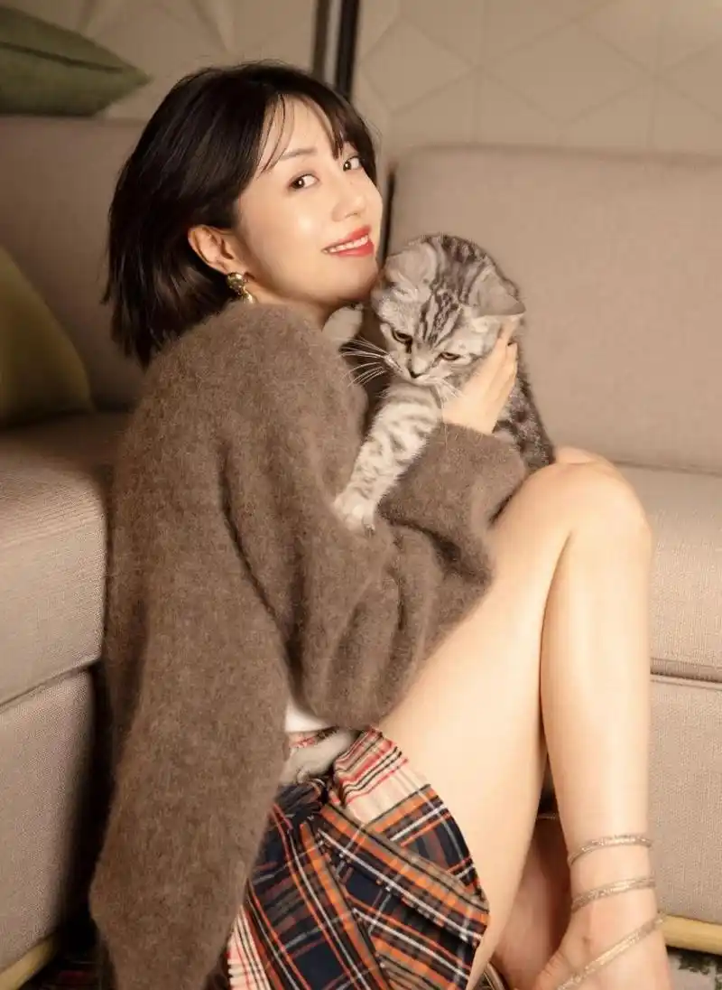 内娱第一美腿李溪芮  美腿玉足合集