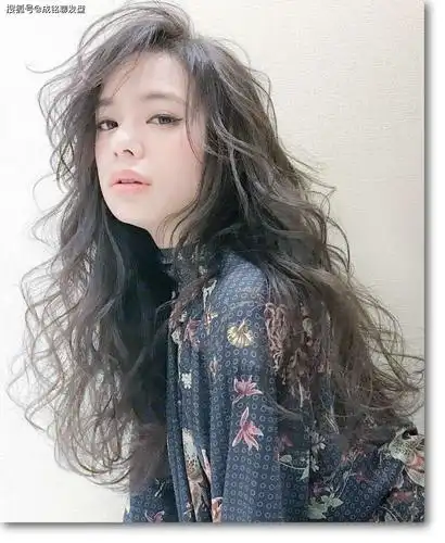 原创烫大波浪的女孩有多好看今年卷发又火了宋慧乔金泫雅都上头
