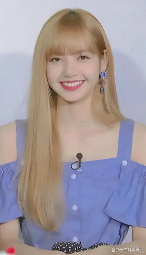 自从lisa"身陷"疯马秀事件后,她不仅成了各个女团中最放得开的代表,她