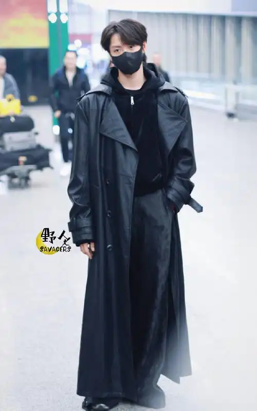 肖宇梁超话#肖宇梁时装周造型##肖宇梁人间手办#腿,大长腿野人看到