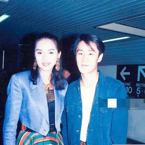 梅艳芳在刘德华怀里去世身患疾病穿尿不湿为了粉丝开演唱会