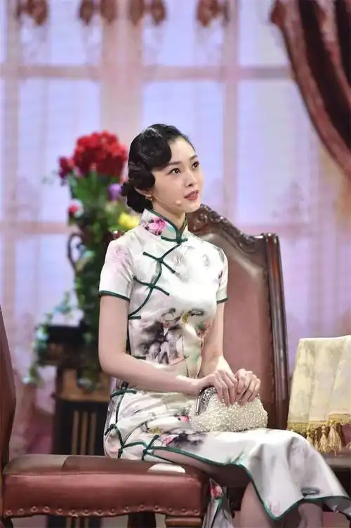 宋轶:《伪装者》里的旗袍形象绝了,令人陶醉的风情万种!