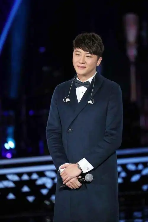 关喆|好声音学员关喆发布喜讯,喜得三胎,葡萄牙老婆颜值超高