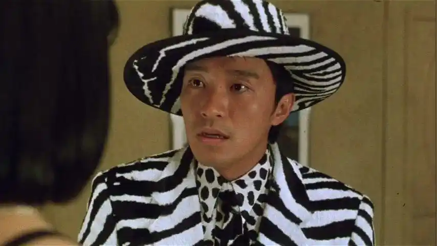 百变星君:星爷这身斑马西服造型简直酷毙了,超能力好搞笑!