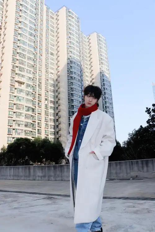 王广允超话快来发帖宠粉#许个星愿#  01平安7015