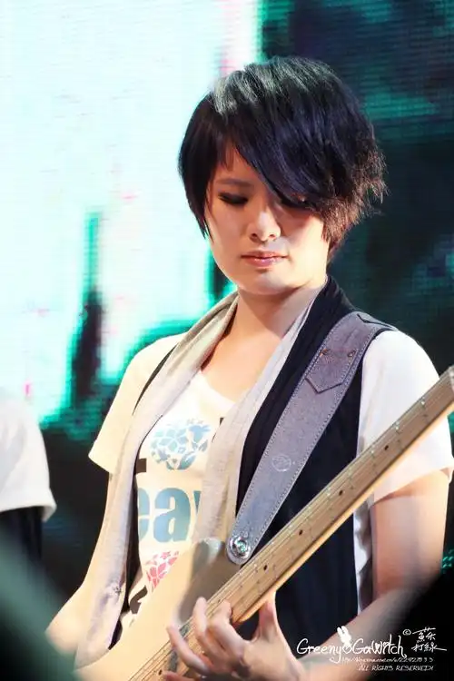 跪求苏打绿高清大图分辨率1248x1024以上 要成员一起 还有就是谢馨仪