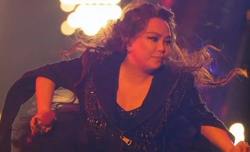 51岁张惠妹空降杭州,形象大变瘦出尖下巴,粉丝激动大喊:好美!