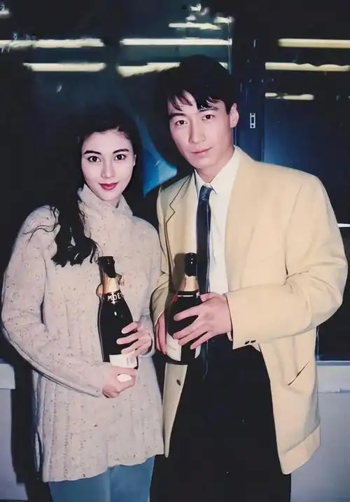 李嘉欣当年分别合作了四大天王里最帅的刘德华和黎明