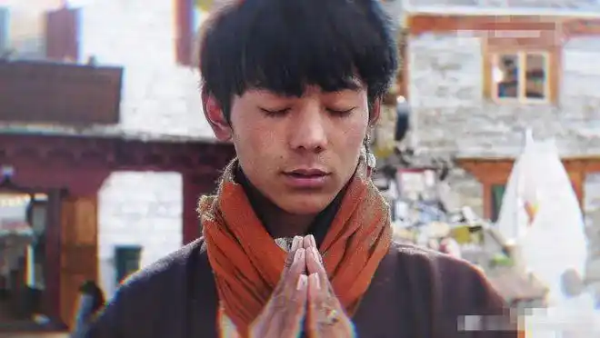 当藏族小伙丁真出现时,很多人开始劝导他保持初心,莫要与世俗同流合污