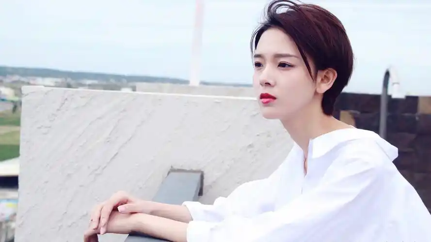 美女明星陈瑶甜美写真高清宽屏桌面壁纸