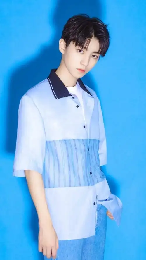 tfboys王俊凯蓝海壁纸