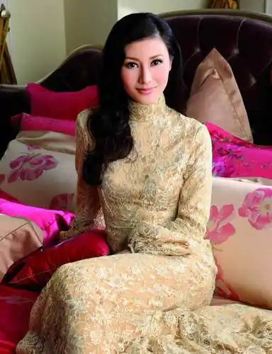 李嘉欣代言床品广告大片曝光 卧姿优雅尽显妩媚(组图)