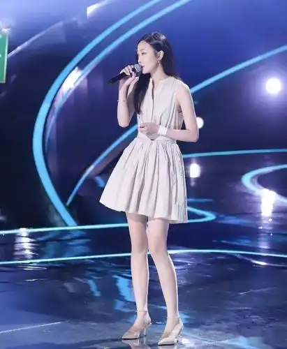 中国好声音五强诞生会昌妹子潘虹晋级总决赛