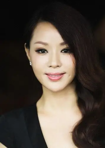 谢名新歌不说再见获赞词曲出自名家