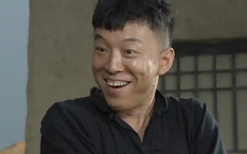 【民兵葛二蛋】别说鬼子傻,就是再聪明,干得过我黄渤的茶壶雷?