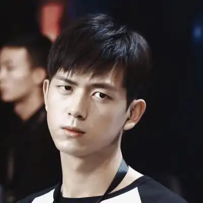 微博头像 gun 韩商言 亲热