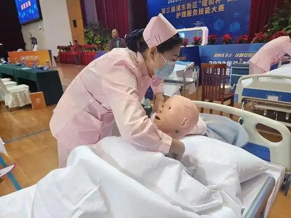 新民特写 | 年轻人乐当"夕阳红"护理员 浦东新区"暄和杯"长护险护理服