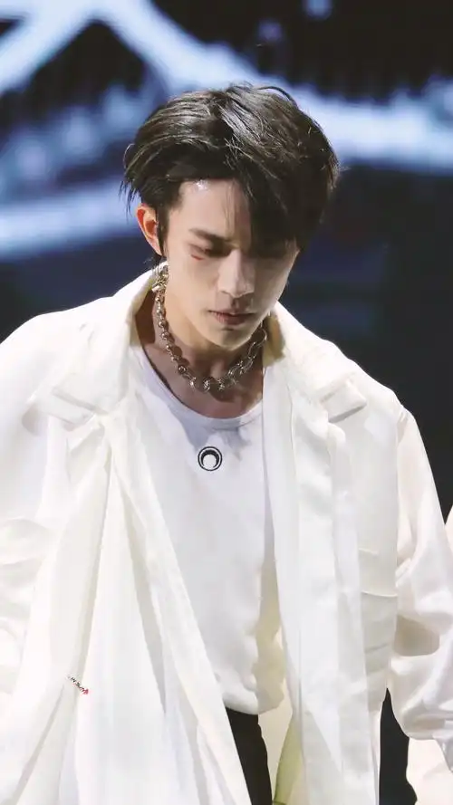 22首歌一支舞下的易烊千玺 - 知乎