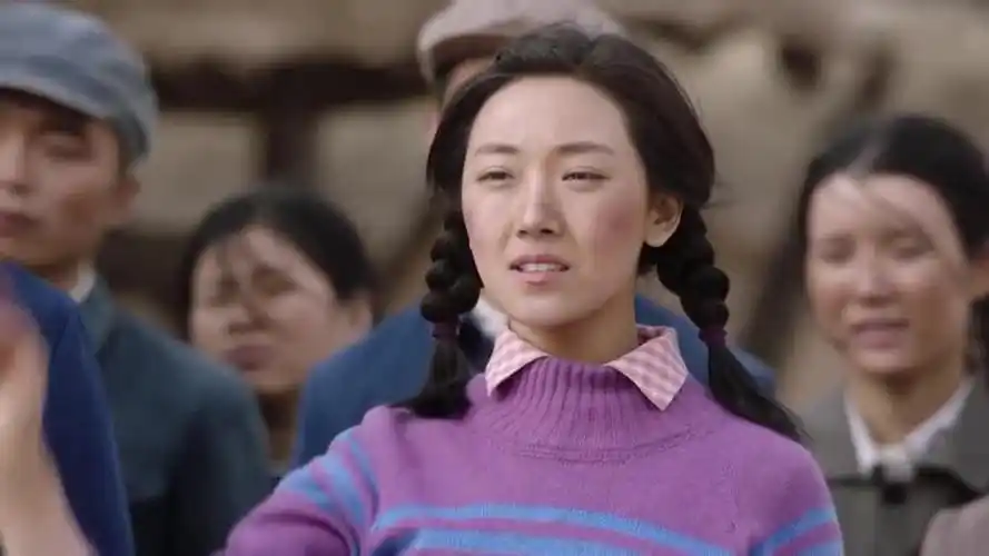 希望的大地:狱霸抢走马尘窝窝头,马尘拿碗狠砸自己,狱霸看傻