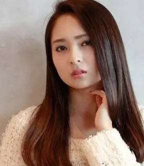 简单内扣搭配什么刘海最时尚 斜刘海内扣中长发型简约又美腻_发丝