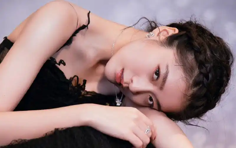 张雪迎性感优雅写真桌面壁纸高清大图预览1920x1200_大陆明星下载_美