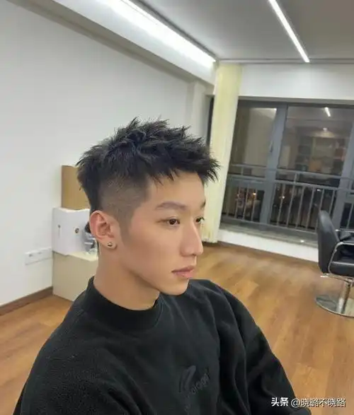 都别留这2种"油腻发型",换成这3种更显年轻|烫发|脸型|侧分|离子烫