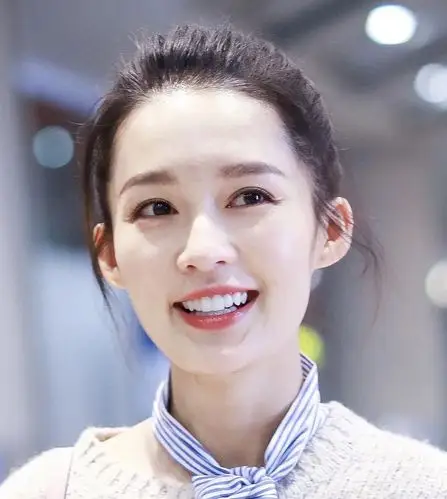 李沁面相点评爱笑的女孩运气好