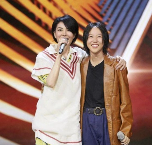 难道周迅和窦靖童之间有恋情?