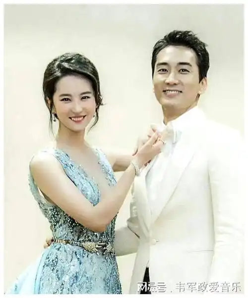 刘亦菲唯一公开过的男友韩国帅哥宋承宪,你们看看帅不