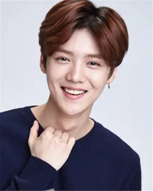 不知道大家对于男生中分发的看法是什么,小e觉得还是很帅的.