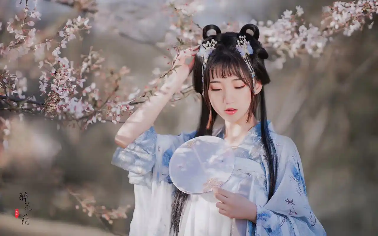 清纯可爱古风美女高清桌面壁纸