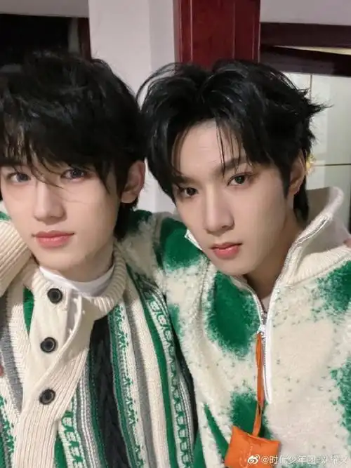 刘耀文晒照为宋亚轩庆生##刘耀文晒照祝宋亚轩19岁生日快乐