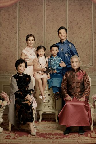 2021写真拍照艺术全家福六口新款一家服装摄影亲子装