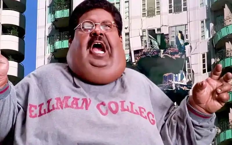 300斤大胖子减肥失败变成巨人,一个屁毁灭整座城市,喜剧电影