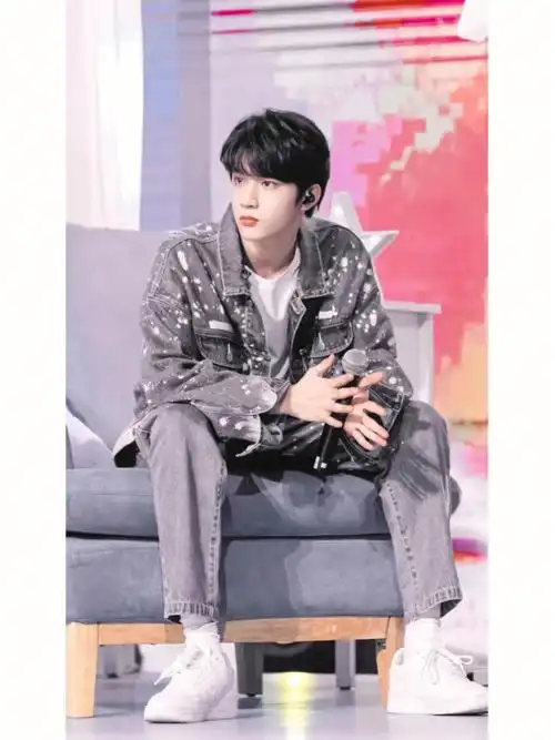 归来仍是少年刘耀文图片