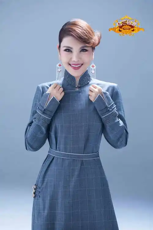 乌兰图雅当他们把自己的心愿和祝福用纸条送给我的时候瞬间被感动了