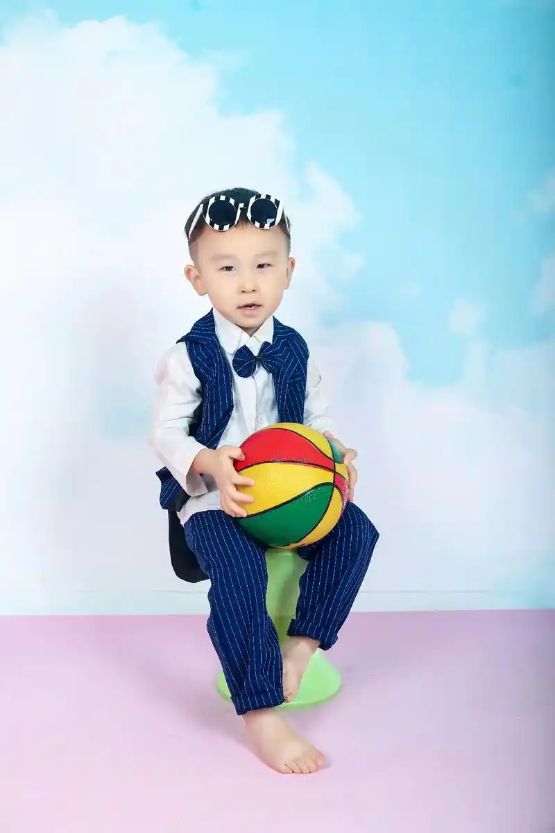孩子的三岁照片提前出炉了,忍不住提前分享一波帅气的照片!
