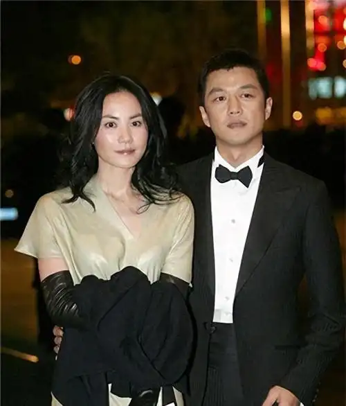 谢霆锋突然宣布好消息网络炸裂恭喜终于见到这一天了