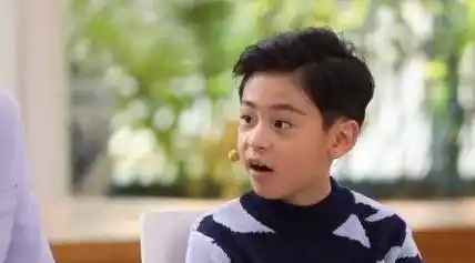 原创蔡国庆儿子收到女生小纸条主持人问算不算早恋庆庆的回答亮了