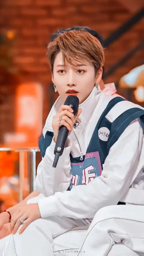 刘雨昕超话|#刘雨昕你好星期六#一些可爱时刻  0652 53 52