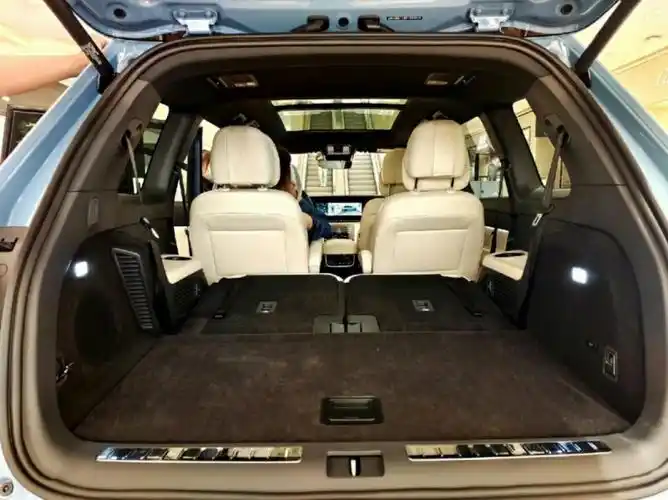 理想one六座版后排空间大