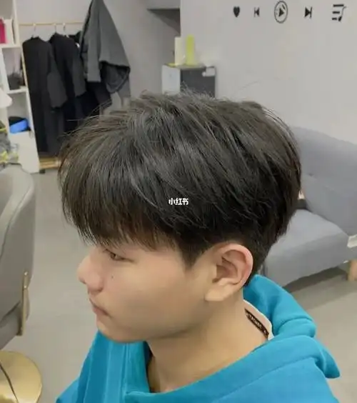 男生碎盖烫烫型不烫卷的发型阳光帅气摩根