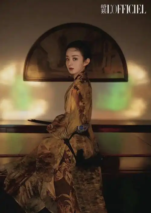 赵丽颖撑伞回眸氛围感国风写意图片