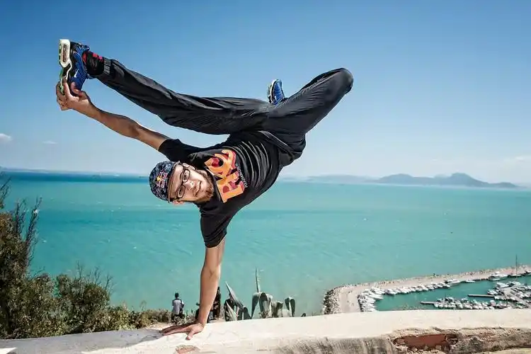 bboylilou跳舞是为了更真实的表达自己