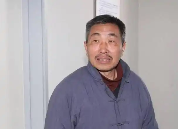 原创演员杜源为何出道40年0绯闻看看他的妻子是谁就知道了