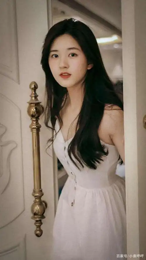 赵露思唱歌跑调,新一代明星走红,真的是只靠卖情怀?